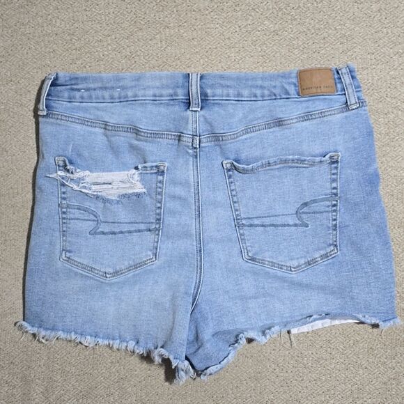 American Eagle Curvy High Rise Super Stretch Distressed Shorts - Size 16 - Picture 2 of 11